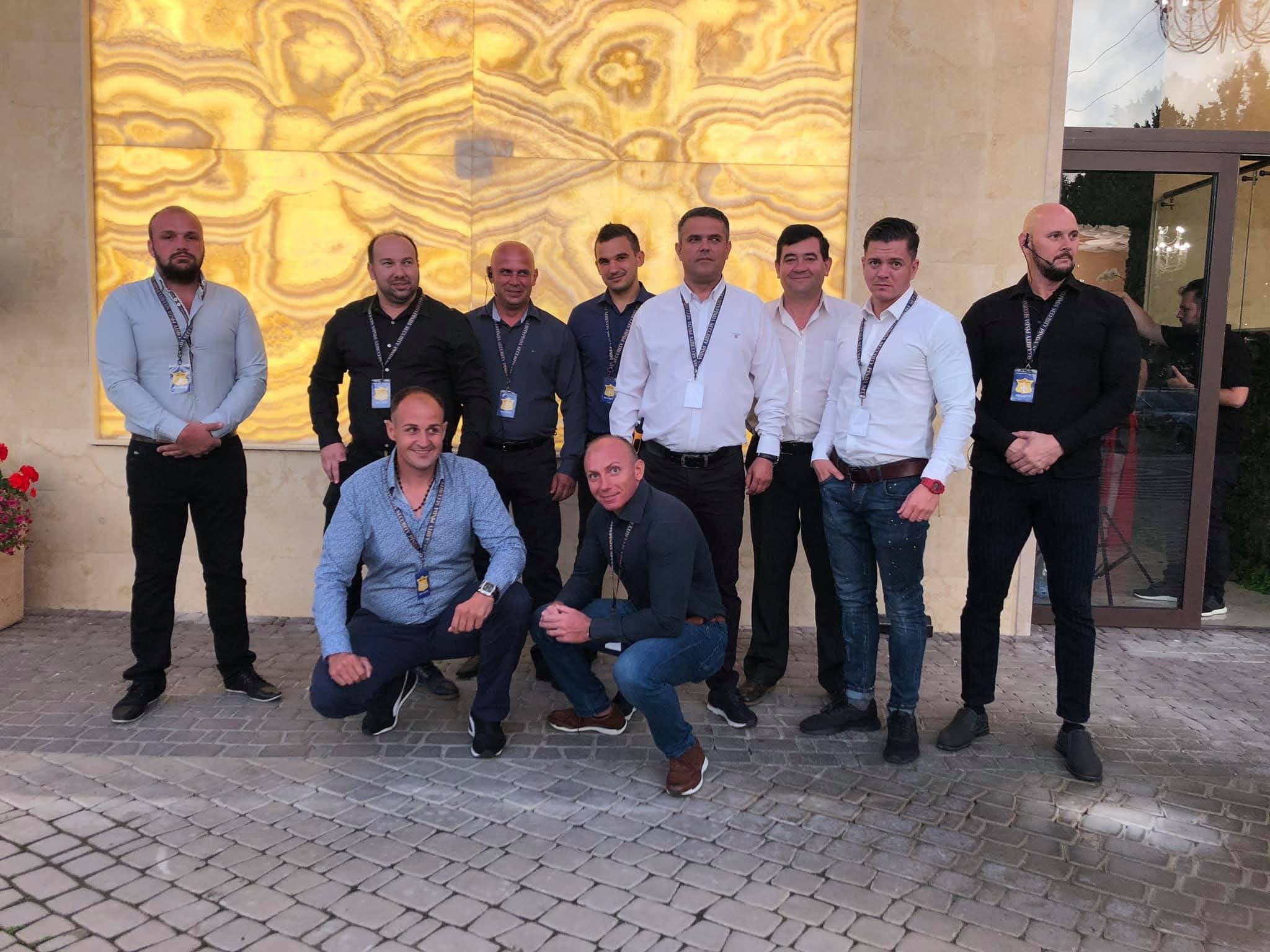 Dispecerat de monitorizare cu multiple ecrane