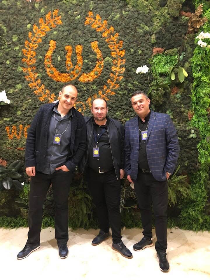 Dispecerat de monitorizare cu multiple ecrane